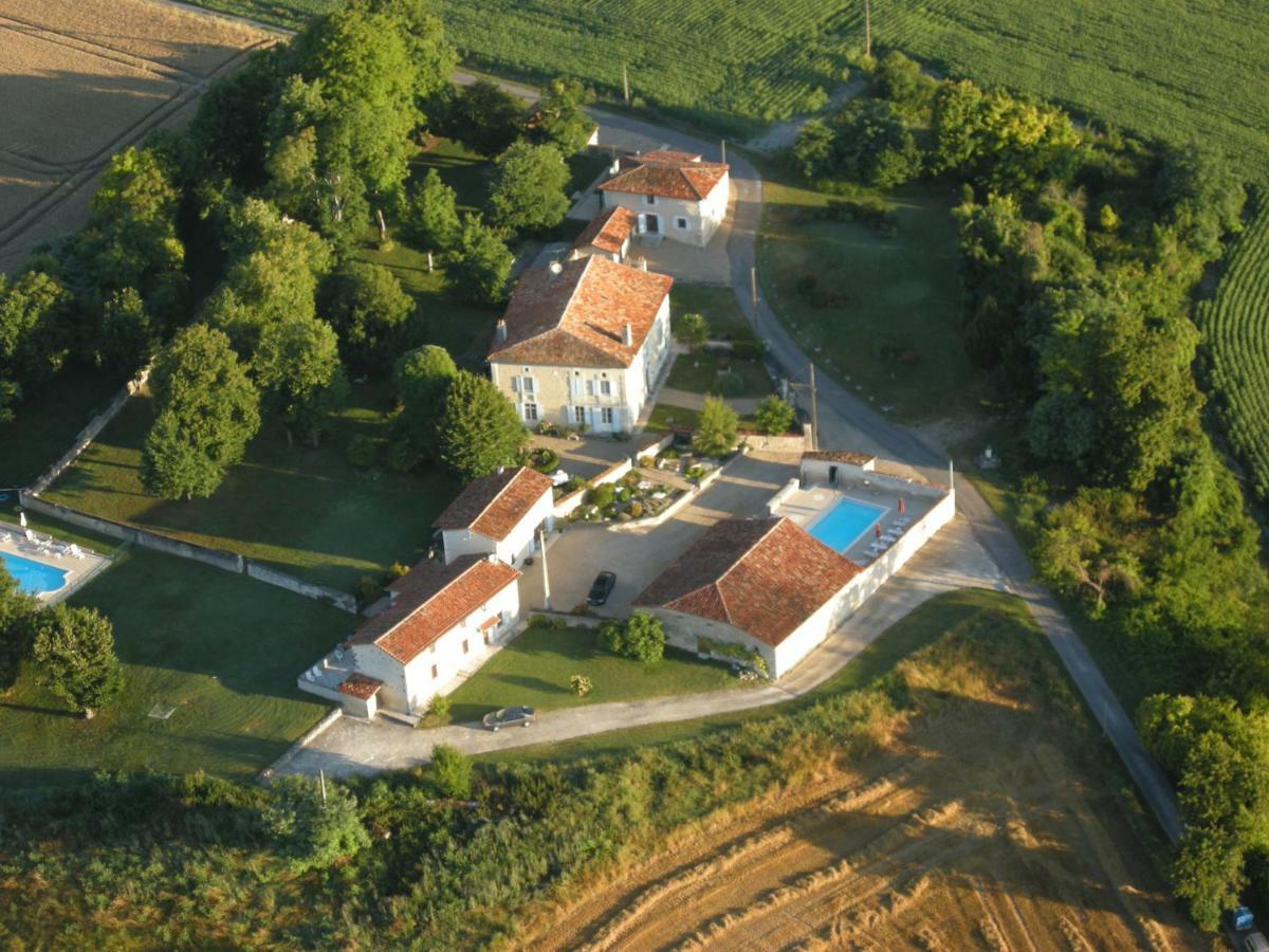 Langlade Estate Montboyer Exterior foto